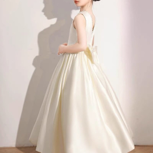 Sleeveless bow performance dress host evening gown