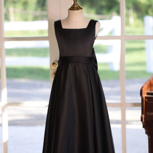 Square neck sleeveless bow solid color simple elegant dress
